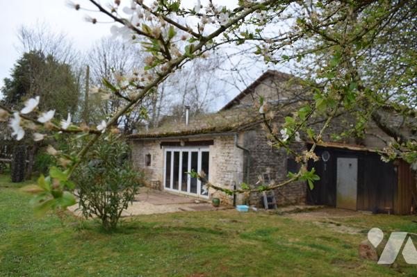 Maison plus gite situés à MONTJEAN proche de RUFFEC et VILLEFAGNAN