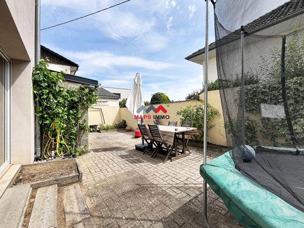 Maison
                                                                                                                                                                                                                                                                                                                        4 pièce(s)                                                                                                                                                                                                          3 chambre(s)                                                                                                                                                                                                          82  m²