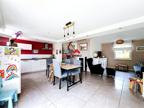 Maison
                                                                                                                                                                                                                                                                                                                        4 pièce(s)                                                                                                                                                                                                          3 chambre(s)                                                                                                                                                                                                          82  m²