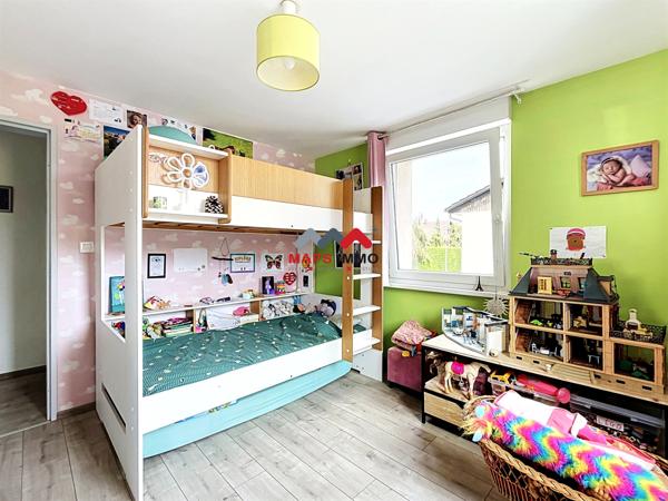 Maison
                                                                                                                                                                                                                                                                                                                        4 pièce(s)                                                                                                                                                                                                          3 chambre(s)                                                                                                                                                                                                          82  m²
