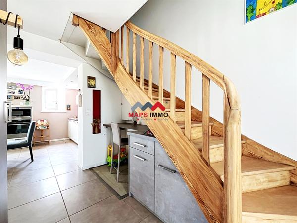 Maison
                                                                                                                                                                                                                                                                                                                        4 pièce(s)                                                                                                                                                                                                          3 chambre(s)                                                                                                                                                                                                          82  m²