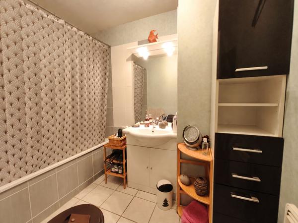 SAINT-ÉLOI -5 MINUTES DE NEVERS- MAISON 2 CHAMBRES  AVEC GARAGE   INVESTISSEMENT LOCATIF-COPROPRIETE DE 2009