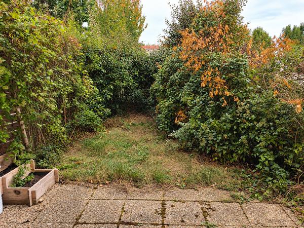SAINT-ÉLOI -5 MINUTES DE NEVERS- MAISON 2 CHAMBRES  AVEC GARAGE   INVESTISSEMENT LOCATIF-COPROPRIETE DE 2009