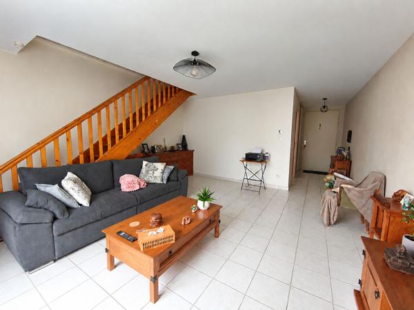 SAINT-ÉLOI -5 MINUTES DE NEVERS- MAISON 2 CHAMBRES  AVEC GARAGE   INVESTISSEMENT LOCATIF-COPROPRIETE DE 2009
