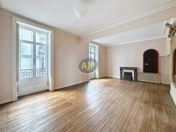 Location appartement Nantes : 1 700 € - AJP Immobilier Nantes Jouzel