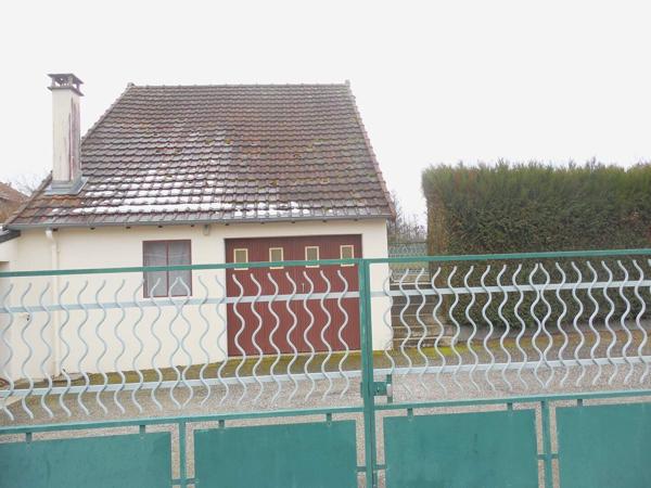 A vendre grande maison dans unique station thermale du Limousin.