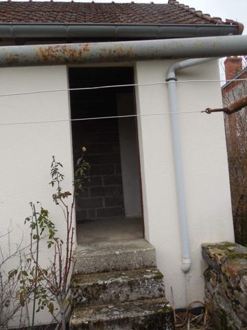 A vendre grande maison dans unique station thermale du Limousin.