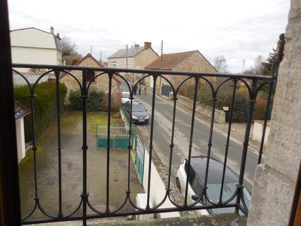 A vendre grande maison dans unique station thermale du Limousin.