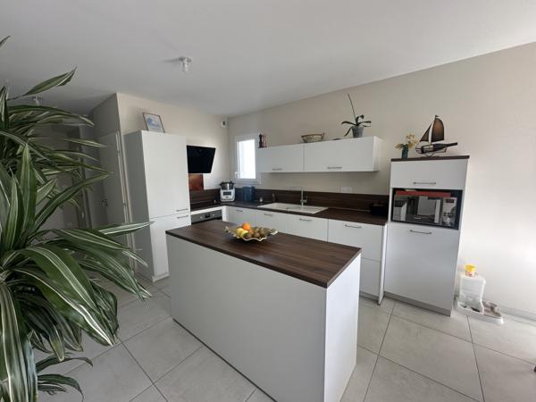 Maison
                                                                                                                                                                                                                                                                                                                        4 pièce(s)                                                                                                                                                                                                          3 chambre(s)                                                                                                                                                                                                          87.21  m²