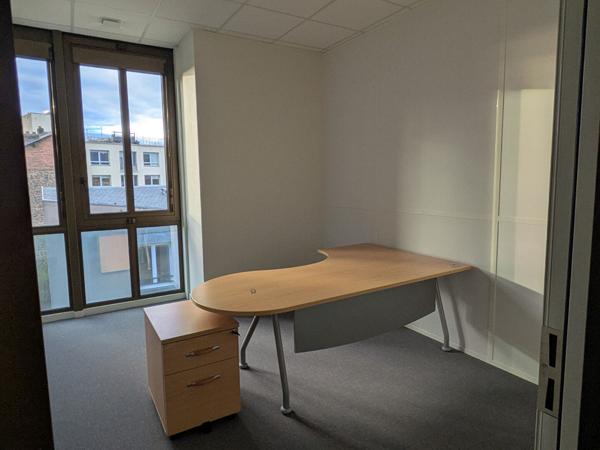 COURS JOURDAN BUREAU 89.78m² 2 places de parking