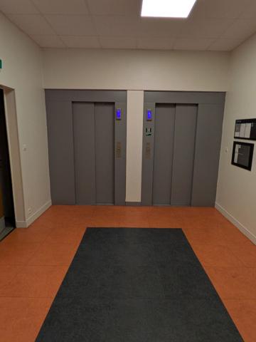 COURS JOURDAN BUREAU 89.78m² 2 places de parking