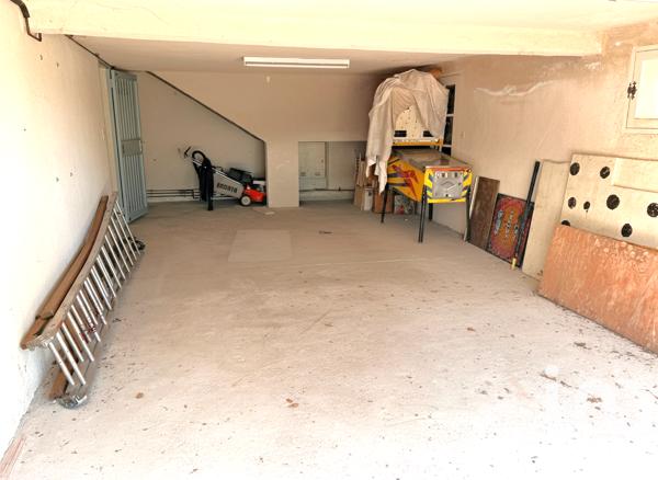 Maison à vendre 8 pièces 200 m² Aix-en-Provence