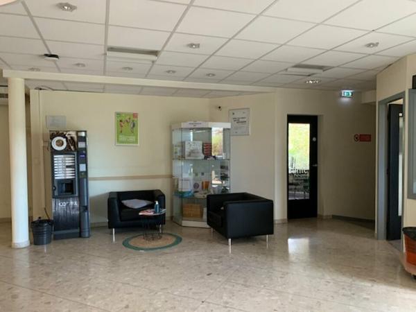 Bureaux à vendre Avignon sud, 911 m2 avec terrain privatif et parkings