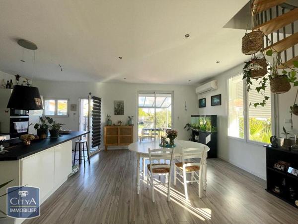 Maison à louer 4 pièces 122.02m²