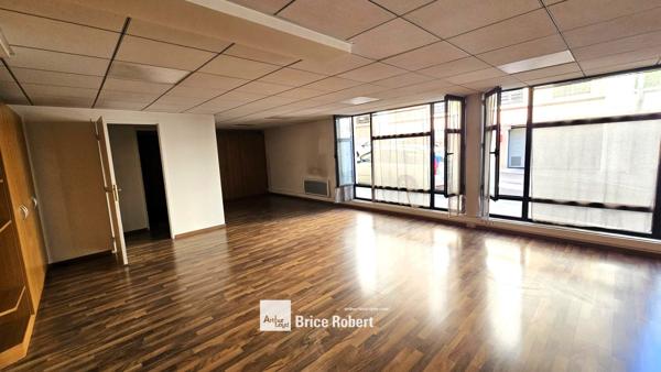Bureaux à louer à Lyon surface lumineuse open space proche transports