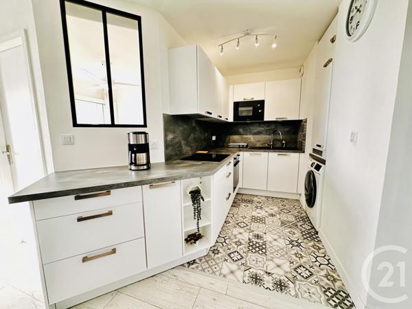 Appartement F4 à vendre  3 pièces - 53 m2 FOURAS - 17