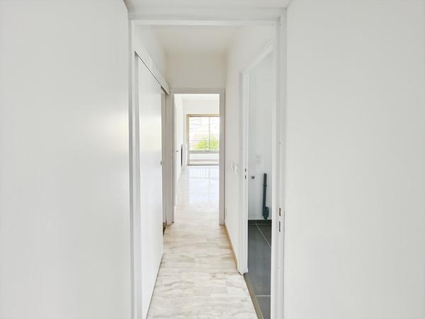 CANNES - MONTFLEURY - DERNIER ÉTAGE - 3 PIÈCES - LOGGIA - VUE DÉGAGÉE - GARAGE