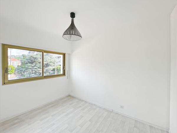 CANNES - MONTFLEURY - DERNIER ÉTAGE - 3 PIÈCES - LOGGIA - VUE DÉGAGÉE - GARAGE