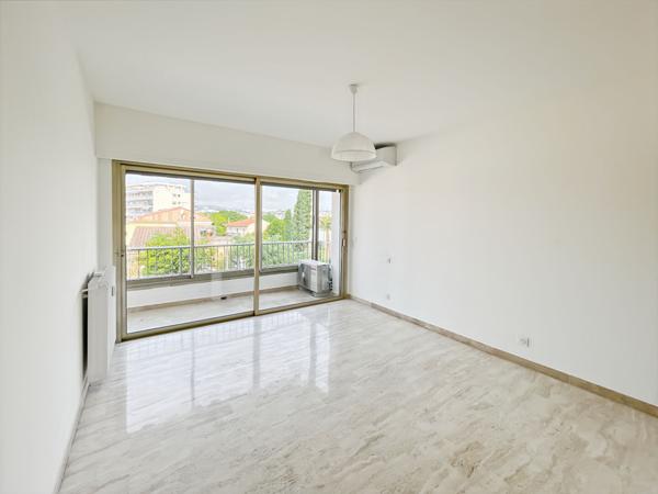 CANNES - MONTFLEURY - DERNIER ÉTAGE - 3 PIÈCES - LOGGIA - VUE DÉGAGÉE - GARAGE