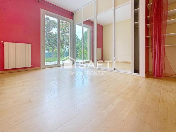 Maison de maçon, terrain arboré proche hippodrome