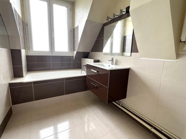 Nanterre – Appartement atypique des années 30, proche RER, université et commerces