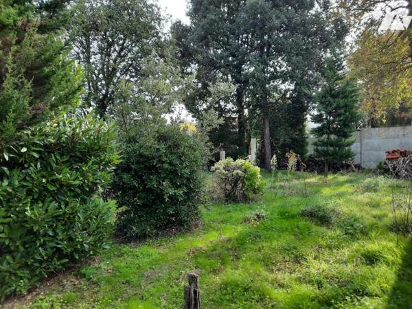 LE FENOUILLER - Terrain à bâtir à proximité du centre