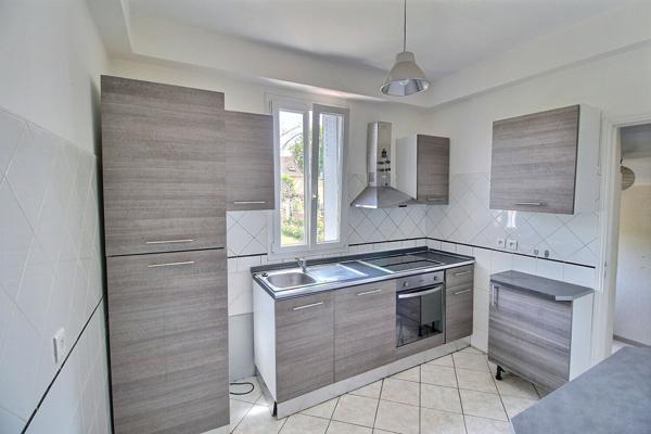 MASSY Limite ANTONY Maison 4 pièces 68 m² sur un terrain clos de 470 m²