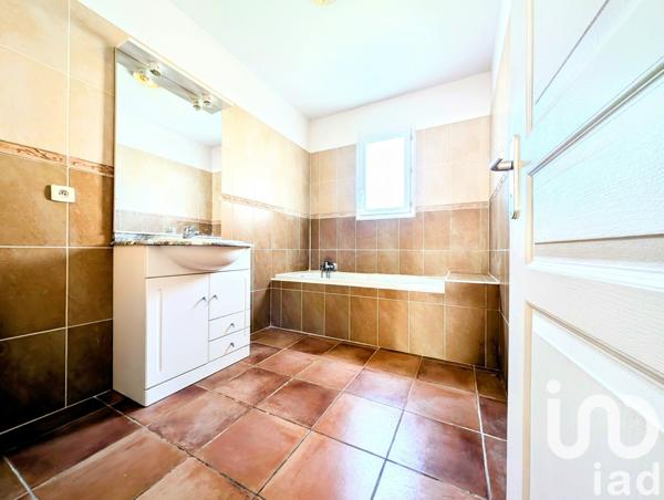 Maison 4 pièces de 96 m² à Saint-Jean-Lasseille (66300)