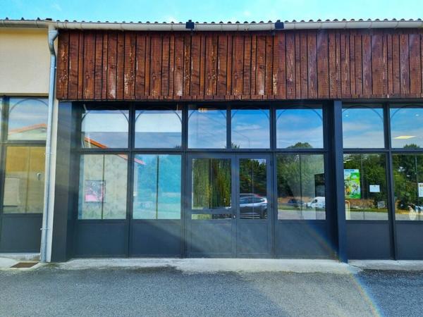 SAINT BENOIT - ROCADE - LOCAL PROFESSIONNEL de 187m² - BUREAUX OU ACTIVITES ARTISANALES A VENDRE OU A LOUER