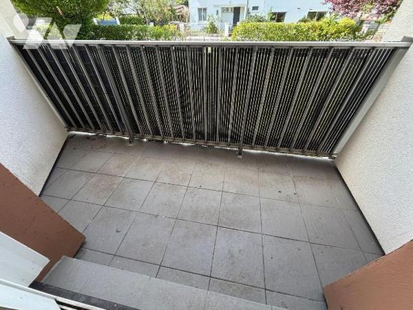 A VENDRE, Gironde, proche Bordeaux, TALENCE, rue Lafitte, dans un petit immeuble des années 60 ...