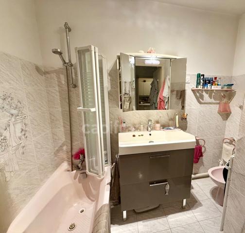 Appartement à vendre 2 pièces 47 m2 SANARY SUR MER (83)