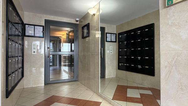Appartement Les Pavillons Sous Bois 4 pièce(s) 84.23 m2