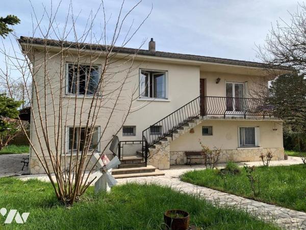 PROCHE CENTRE VILLE, HABITATION ET SES DEUX STUDIOS