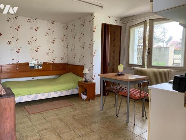 PROCHE CENTRE VILLE, HABITATION ET SES DEUX STUDIOS