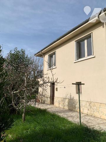 PROCHE CENTRE VILLE, HABITATION ET SES DEUX STUDIOS