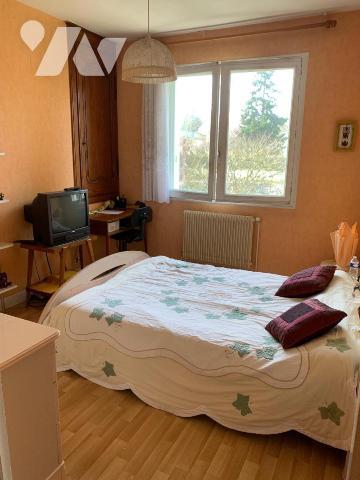 PROCHE CENTRE VILLE, HABITATION ET SES DEUX STUDIOS