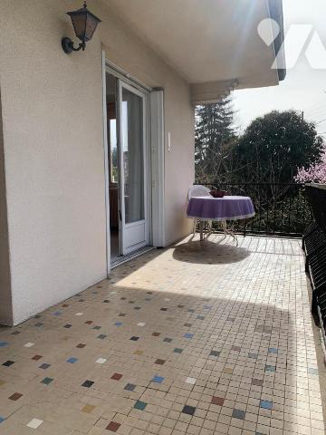 PROCHE CENTRE VILLE, HABITATION ET SES DEUX STUDIOS