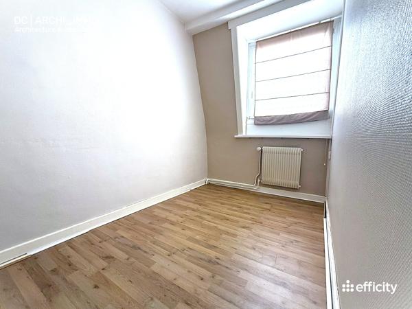 Maison
         6 pièces
        - 345 m² 350 000 € *