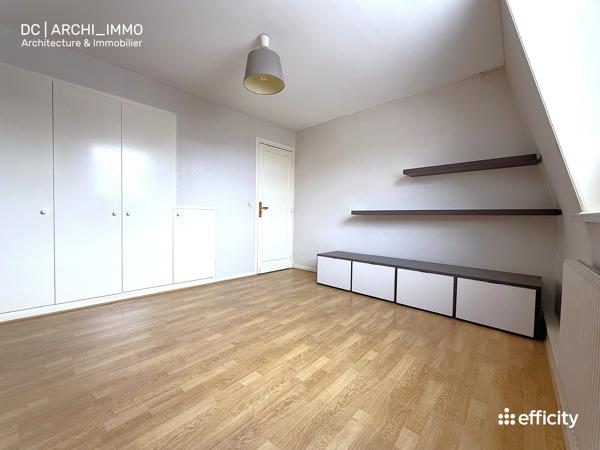 Maison
         6 pièces
        - 345 m² 350 000 € *