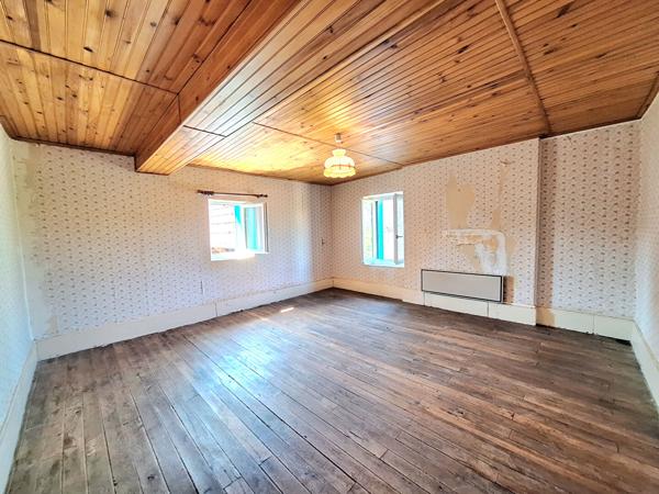 A vendre Grande maison à fort potentiel à Doyet Doyet