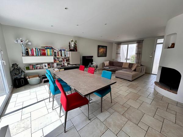 Maison récente Poissy 7 pièces, 5 chambres €649 000 ** - Référence 8431