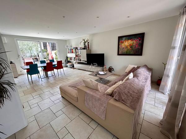 Maison récente Poissy 7 pièces, 5 chambres €649 000 ** - Référence 8431