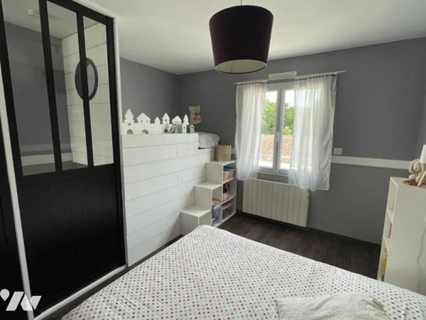 MAISON PORNIC avec Gîte - piscine couverte - studio + double garage