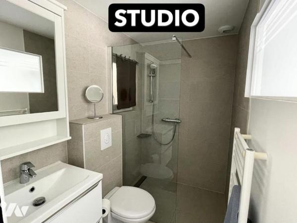 MAISON PORNIC avec Gîte - piscine couverte - studio + double garage