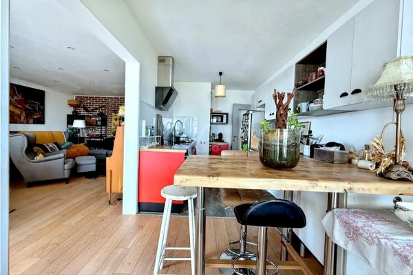 Rennes Bourg L’Évesque, appartement T4 de 102.90 m² dont 87 m2 habitables plus 16 m2 grand  balcon fermé, garage,cave et DPE B