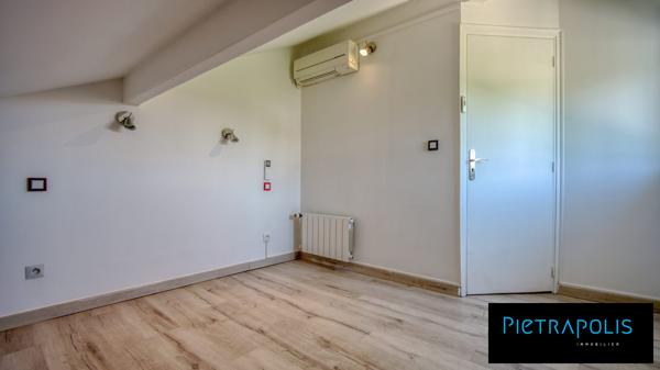 Maison familiale rénovée avec piscine et véranda – Rillieux-la-Pape
