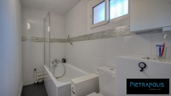 Maison familiale rénovée avec piscine et véranda – Rillieux-la-Pape