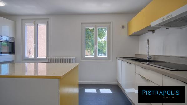 Maison familiale rénovée avec piscine et véranda – Rillieux-la-Pape