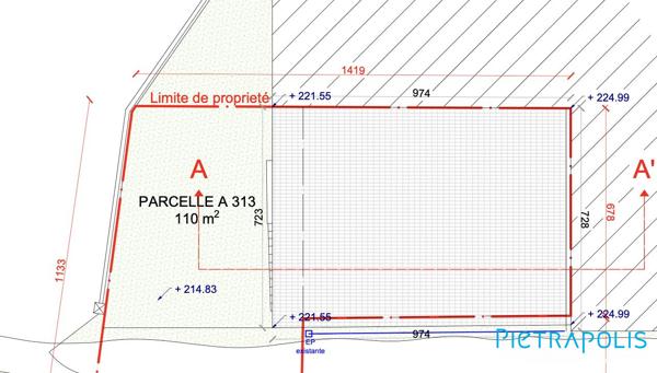 Plateau de 160m2 à rénover sur 294m2 de terrain en plein centre de saint didier de formans