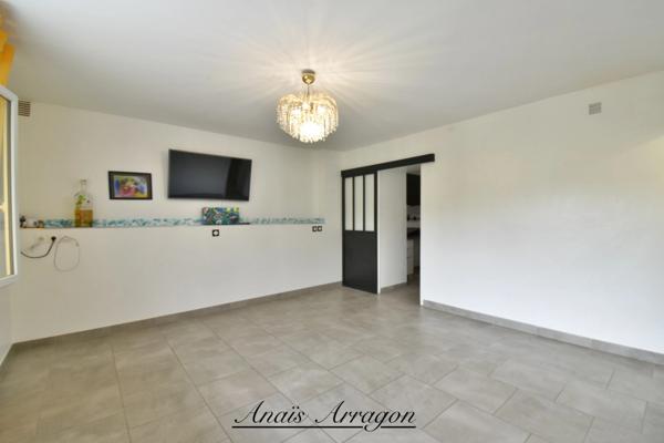 SAINTE LIVRADE SUR LOT (47) Maison de village pleine de charme au cœur de Sainte-Livrade-sur-Lot 4 pièces